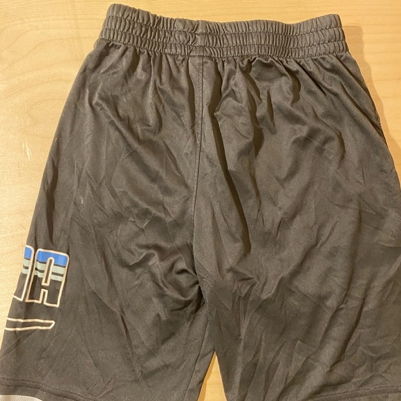 PUMA Shorts Large (14-16) (HX) - Picture 9 of 10